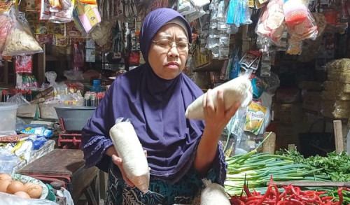 Harga Gula Pasir di Pasar Tradisional Madiun Terkerek Naik, Pengecer Mulai Mengeluh