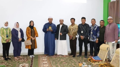 Pansus Raperda Ponpes Gelar Studi Komparatif  ke Pesantren Al-Bahjah Cirebon