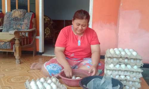 Menengok Produksi Telur Asin Legendaris di Jombang,  Eksis Sejak Tahun 1991