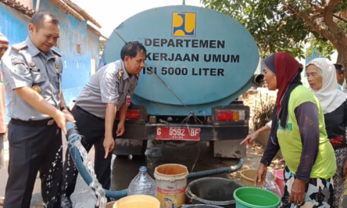 Kurangi Dampak Kekeringan di Kabupaten Tegal, Lapas Slawi Salurkan Bantuan Air Bersih