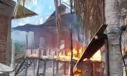 Rumah Kakek Berusia 90 Tahun di Majene Ludes Terbakar
