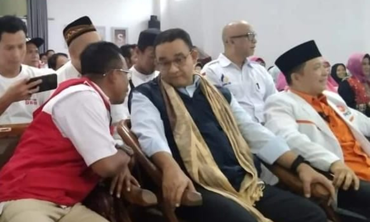 Puluhan Ribu Relawan dan Simpatisan Antarkan Pasangan AMIN Mendaftar ke KPU