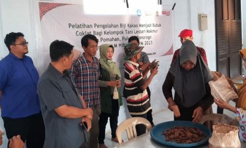Dosen Untag Surabaya Bantu Petani Kakao Pasarkan Hasil Produksi