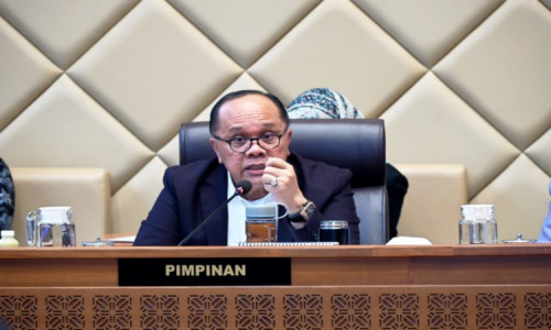 Wakil Ketua Komisi II DPR RI Pertanyakan Dasar KPU Kirim Surat ke Parpol Tuk Ikuti Putusan MK