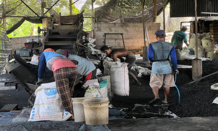 Pabrik Arang di Gerih Ngawi Tutup Sementara, 14 Pekerja Diberhentikan