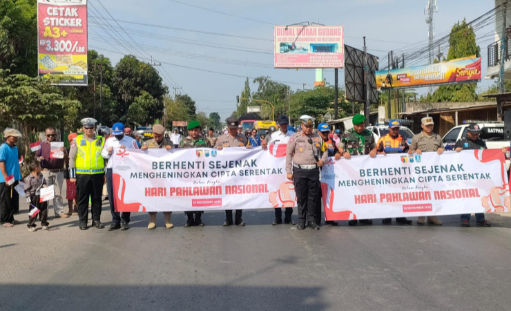 Satlantas Polres Probolinggo Mendadak Blokir Jalur Pantura di Momen Hari Pahlawan, Ada Pengendara Menangis