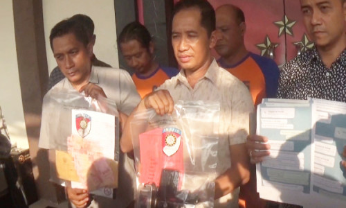 Diduga Memeras Perangkat Desa, Dua Oknum Wartawan di Jombang Digelandang Polisi