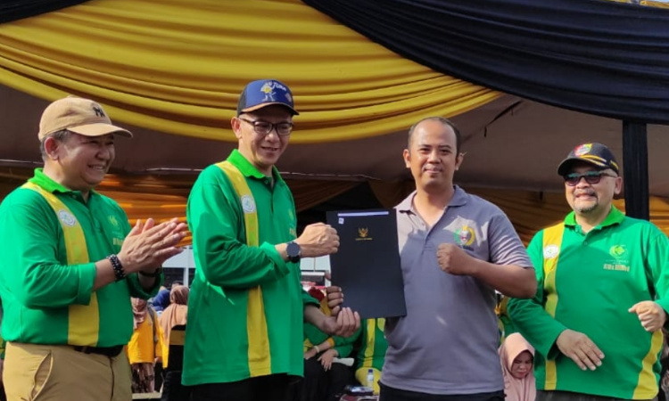 Hari Kesehatan Nasional, Seribu Lebih Honorer Nakes Jember Diganjar SK Bupati 