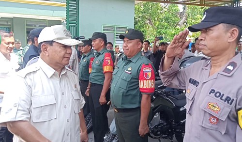 Tiba di Tuban, Prabowo Serahkan Ratusan Kendaraan Dinas TNI dan Polri 