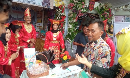 Puluhan Stan Bernuansa Bhineka Tunggal Ika Meriahkan Festival Panen Hasil Belajar CGP Cilacap