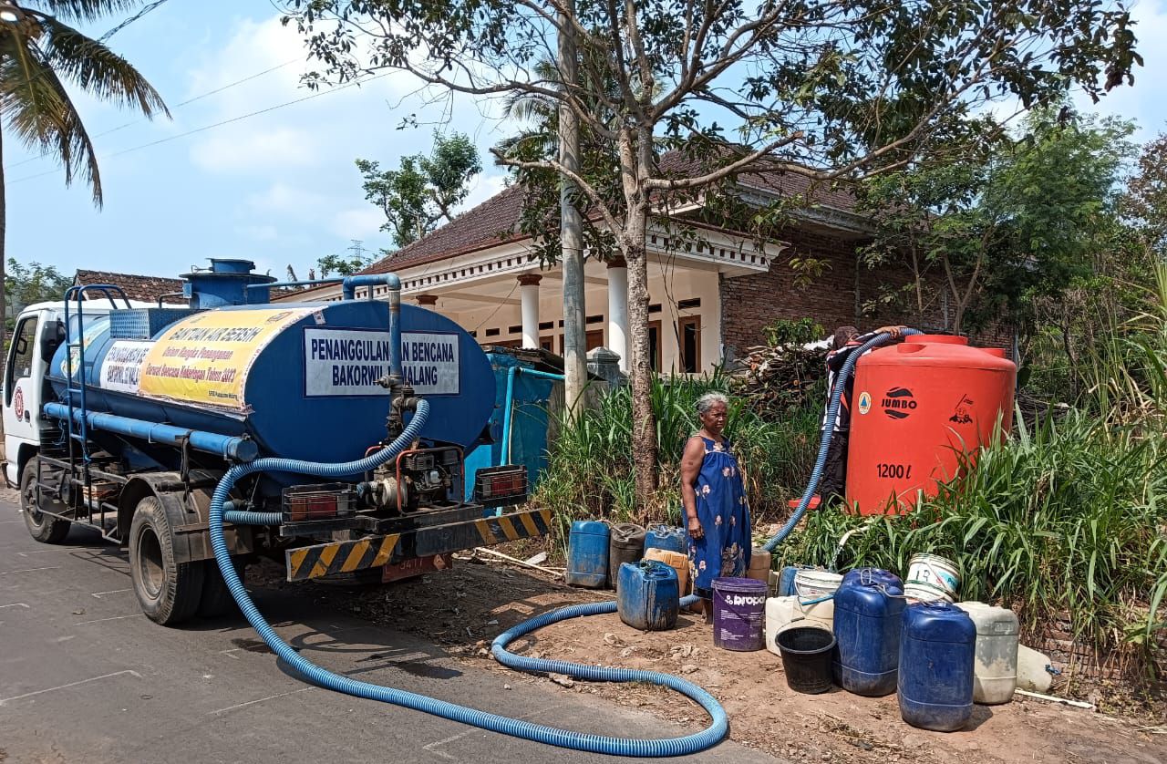 BPBD Kabupaten Malang Distribusikan Air Bersih ke Tiga Kecamatan