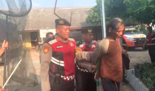 Polisi Amankan Pria Diduga ODGJ yang Bawa Sajam di Kabupaten Tuban 