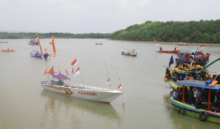 Festival di Wisata Mangrove Sampang jadi Pusat Perhatian Pengunjung
