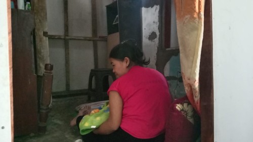 Perempuan Keluarga Miskin di Jember Melahirkan di Pinggir Jalan, Sempat Ditolak Bidan