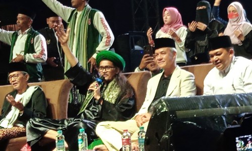 Ganjar Pranowo Hadiri Sholawat Kebangsaan di Semarang