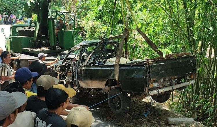 Pick Up Bawa 7 Penumpang Terjun ke Jurang di Banyuwangi, Tewaskan Bocah Berusia 2 Tahun