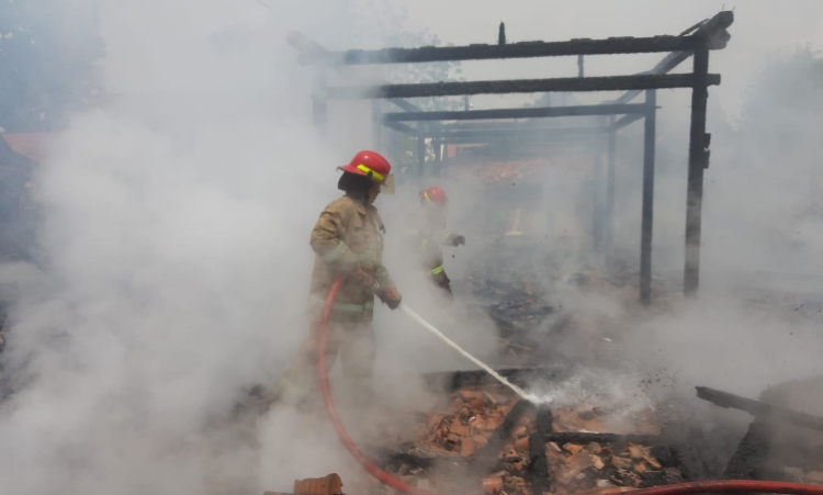 Dua Rumah Warga di Blora Ludes Terbakar, Diduga Akibat Korsleting Listrik