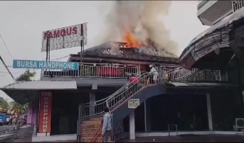 Rumah Karaoke Dekat Gedung Sekolah di Madiun Terbakar, Murid dan Guru SDN Pangongan 02 Panik