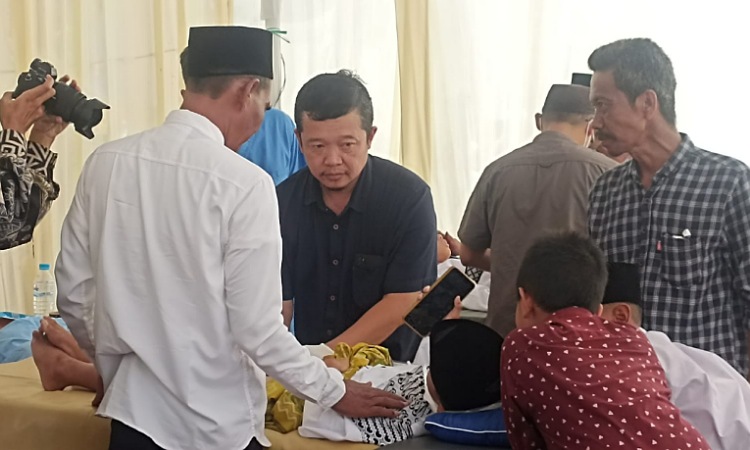 Peringati Hari Isra Mi'raj Nabi Muhammad SAW, 80 Anak Ikuti Khitan Massal di Ponpes Jombang