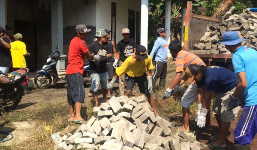 Diduga Suara Tak Capai Target, Caleg NasDem di Banyuwangi Tarik Kembali Bantuan Paving Jalan
