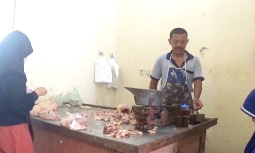 Sepekan Usai Coblosan, Harga Daging Ayam dan Telur di Jombang Merangkak Naik 