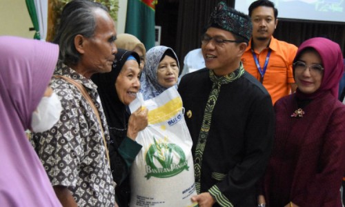 Bupati Bandung Pastikan Stok Kebutuhan Pokok di Wilayahnya Aman hingga Maret