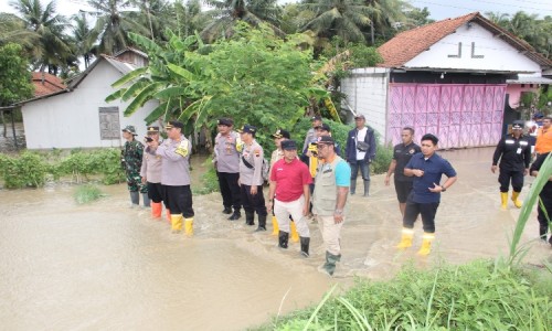 Ratusan Rumah Warga Terendam Banjir usai Tanggul Sungai Jebol di Cilacap