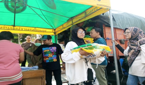 Operasi Pasar di Pendopo, Pemkab Situbondo Sediakan Beras 10 Ton untuk Warga Perkotaan