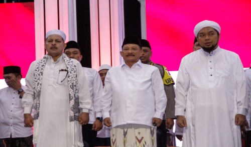 Pengasuh PP Salafiyah Safi'iyah Sukorejo Meminta Warga Mendoakan Sipapun Capres terpilih