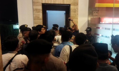 Rekapitulasi Suara DPR RI di  Kabupaten Jember Memanas, Saksi Sempat Dikeluarkan