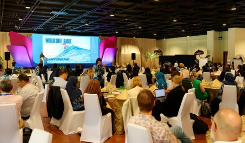 Bupati Ipuk Paparkan Pembangunan Banyuwangi di Forum Internasional