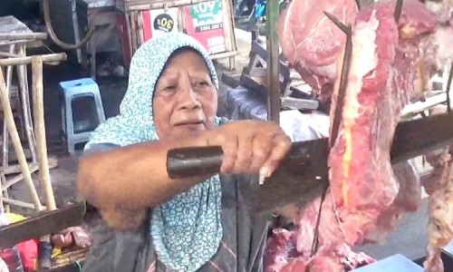 Ramadan, Harga Daging Sapi di Pasar Legi Jombang Merangkak Naik