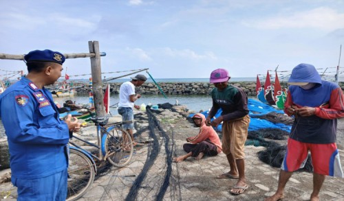 Cuaca Ekstrem di Situbondo, Polairud Imbau Nelayan Tak Melaut Sementara