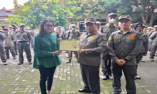 Satpol PP Kota Cirebon Sertakan Linmas ke Program BPJS Ketenagakerjaan