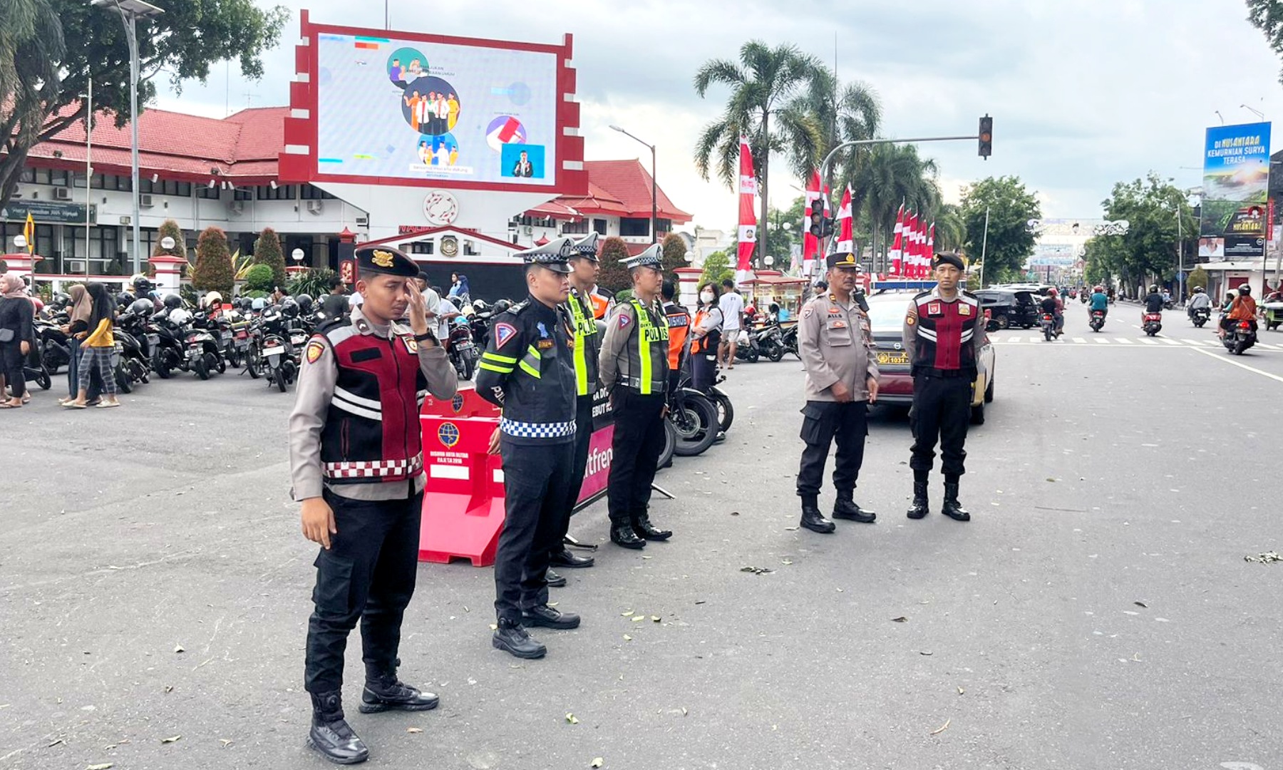 Cegah Kejahatan, Pasar Takjil Jalan Kenanga Kota Blitar Dijaga Ketat Polisi