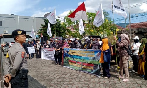 Aliansi Rakyat Menggugat Kembali Turun Jalan dan Geruduk DPRD Banjarnegara, Tolak Hasil Pemilu 2024