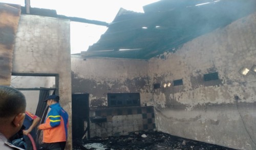 Akibat Lupa Mematikan Kipas Angin, Rumah Milik Warga Tanjung Kamal Situbondo Ludes Terbakar