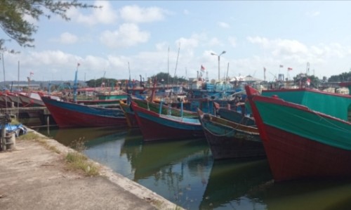 Akibat Cuaca Buruk, Nelayan di Cilacap Kesulitan Mendapat Ikan