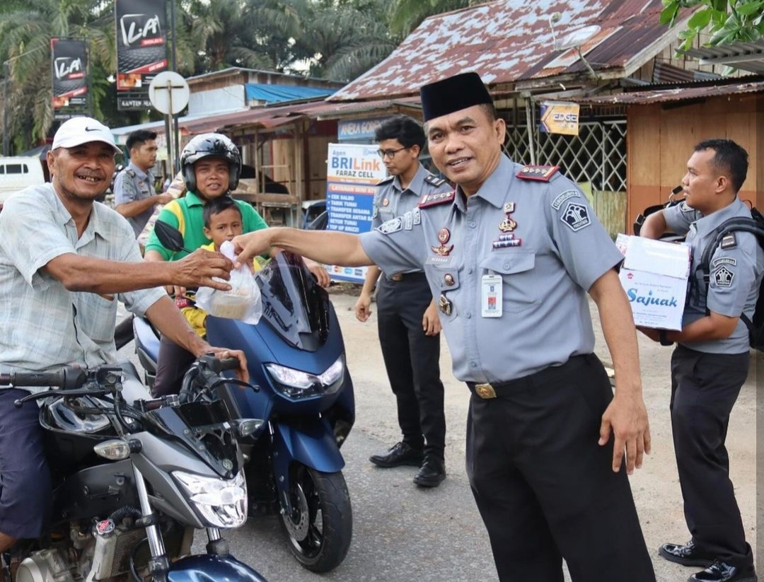 Semarakan Hari Bhakti Pemasyarakatan, Lapas Bangkinang Kembali Berbagi Takjil Gratis di Bulan Ramadan