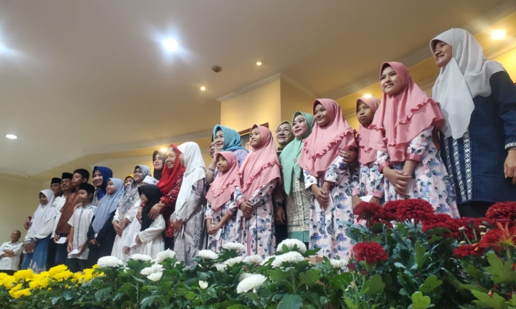 DPRD Surabaya Santuni Anak Yatim Tanpa Kehadiran Ketua