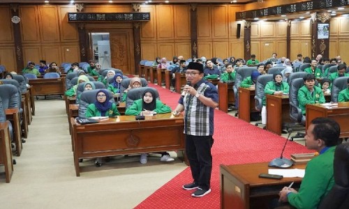Sekolah Legislatif Unusida, Ketua DPRD Sidoarjo Berikan Pencerahan tentang Tugas dan Wewenang Parlemen