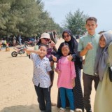 Cerita Warga Sidoarjo dan Jakarta Berlibur di Pantai Karang Jahe Beach Rembang