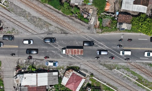 Besok Puncak Arus Balik Lebaran di Jombang, Waspadai Jalur Perlintasan KA Bandar Kedungmulyo 