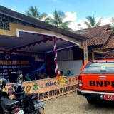 Relawan Dirikan Posko di Jalan Alternatif Banjarnegara, Bantu Pemudik yang Melintasi Jalur Ekstrem