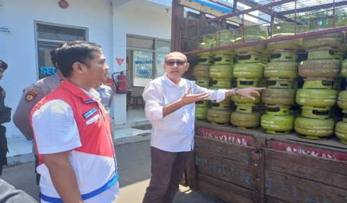 Panic Buying Picu Kelangkaan Gas Melon di Situbondo, Anggota DPR RI dan Pertamina Cek Lapangan