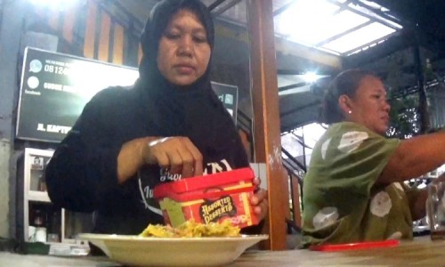 Pecinta Makanan Laut, Cobalah Sensasi Makan Ikan Segar di Gubuk Iwak Segoro Jombang