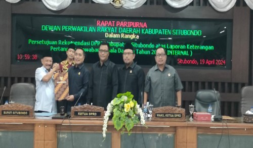 DPRD Situbondo Serahkan Sejumlah Rekomendasi LKPJ Kepala Daerah 2023 kepada Bupati