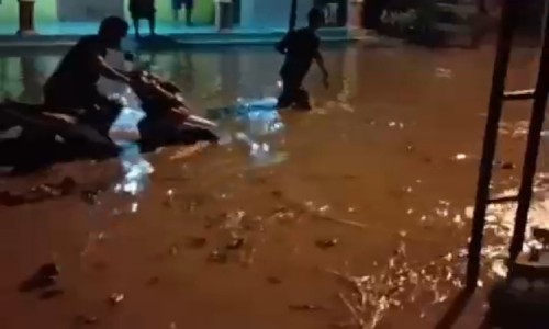 Hujan Deras Sejak Sore, Tiga Desa di Kecamatan Paron Ngawi Terendam Banjir