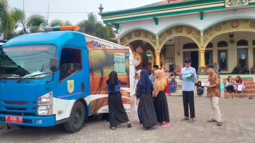 Pelayanan Adminduk J-Bershodaqoh di Kecamatan Jombang Diserbu Masyarakat