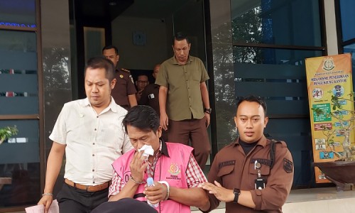 Diduga Korupsi Dana Desa 2021, Kejaksaan Negeri Bondowoso Tahan Mantan Kades Binakal